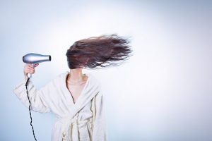 spray do prostowania włosów